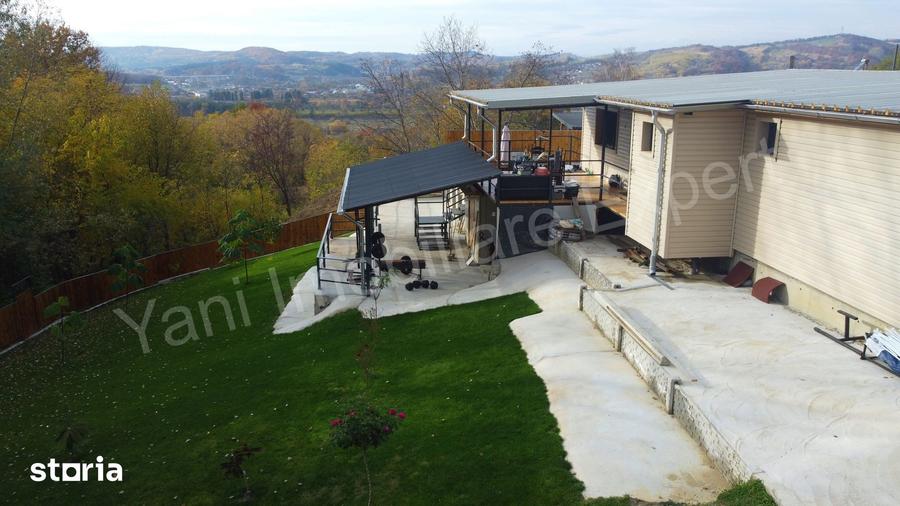 Casă cu 3 camere cu Teren 900 Mp în Central