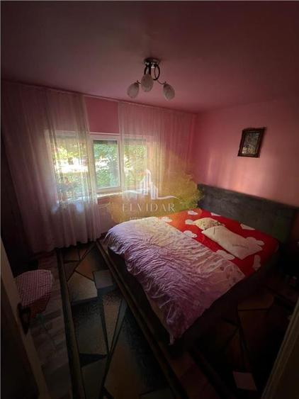Apartament cu 3 camere decomandat, mobilat în Bucovina