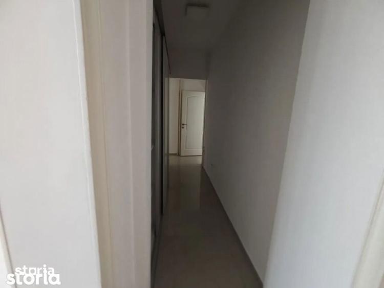 Apartament cu 5 camere semidecomandat în Primăverii