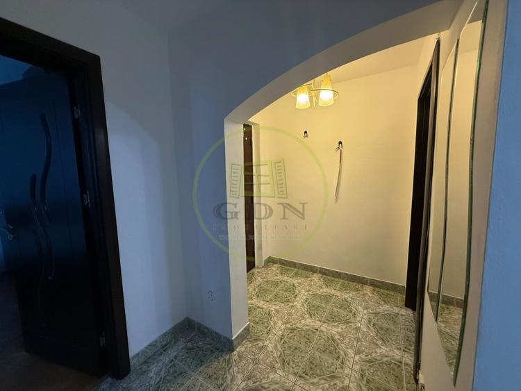Apartament cu 3 camere decomandat, mobilat în Calea București