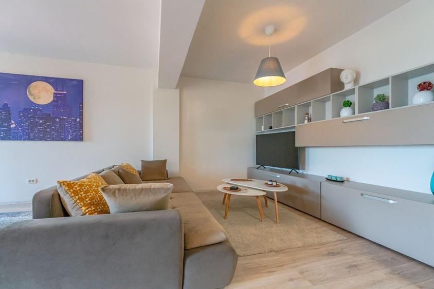 Apartament cu 3 camere decomandat, mobilat în Central
