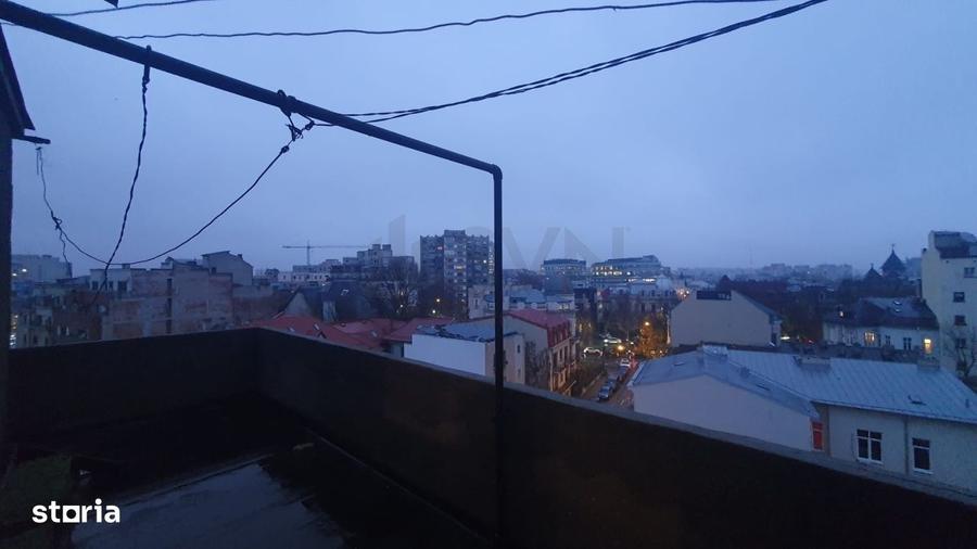 Apartament cu 3 camere în Romană