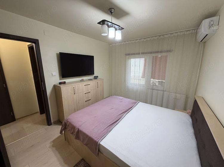 Apartament cu 3 camere semidecomandat în Aradului
