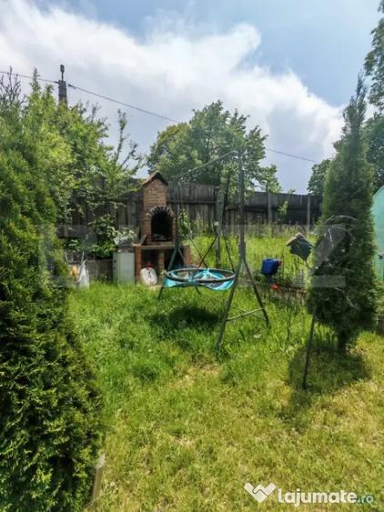 Casă cu 2 camere cu Teren 150 Mp în Zărnești