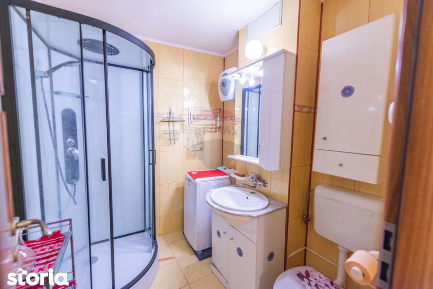 Apartament cu 3 camere decomandat, mobilat în Tei