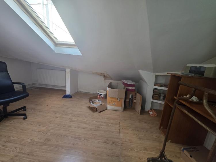 Apartament cu 4 camere decomandat în Universitate