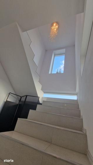 Casă cu 6 camere decomandat cu Teren 400 Mp în Chiajna