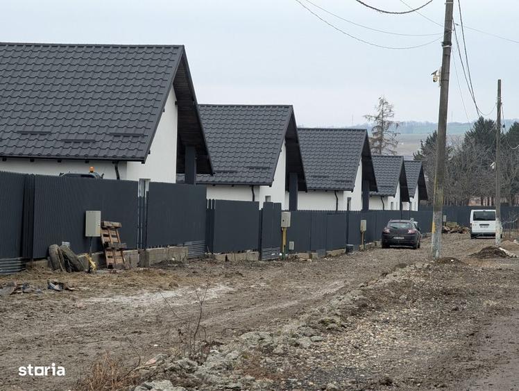 Casă cu 4 camere în Lilieci