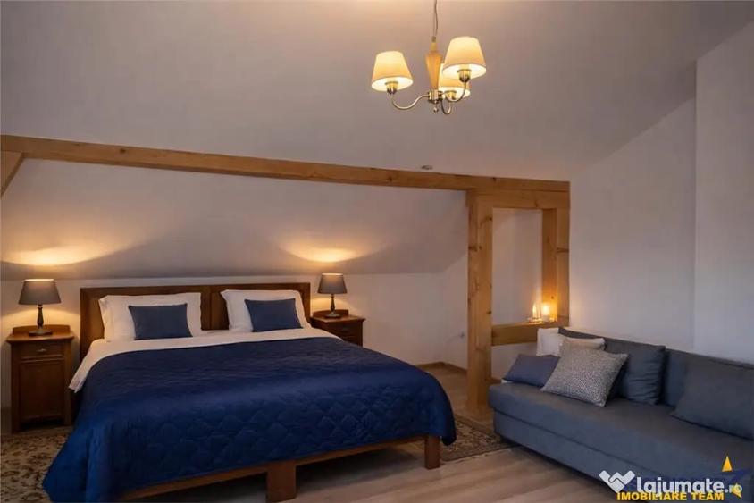 Casă cu 9 camere cu Teren 1000 Mp în Central
