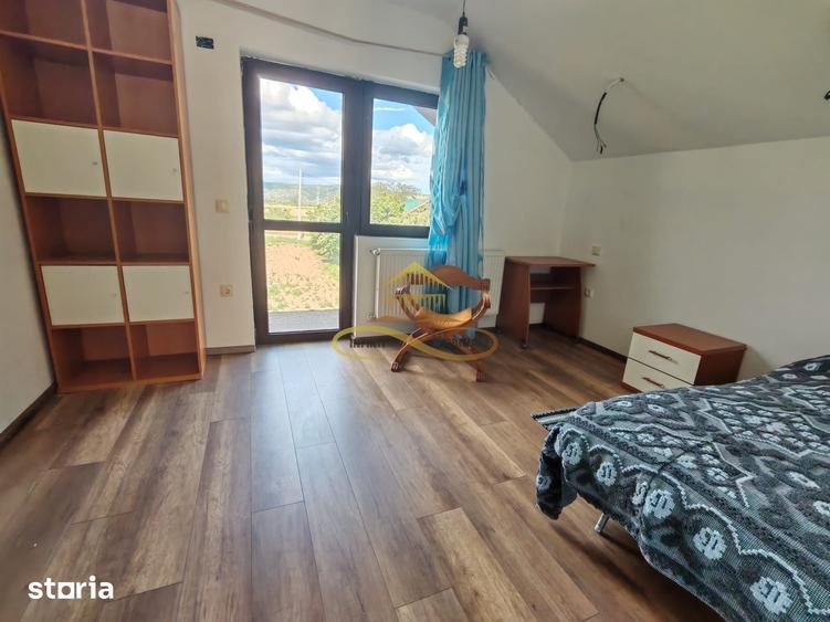 Casă cu 4 camere cu Teren 1007 Mp în Cleja