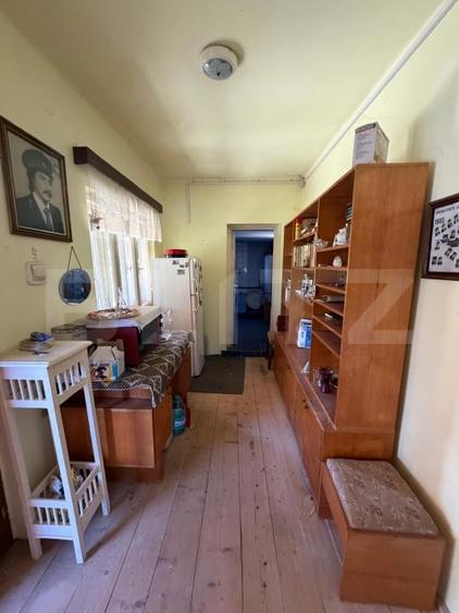 Casă individuală cu 2 camere cu Teren 2235 Mp în Brad