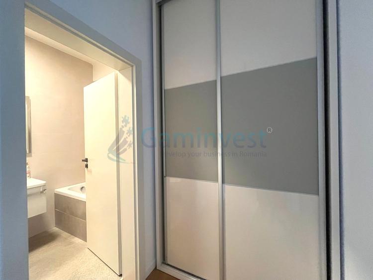Apartament cu 4 camere decomandat, mobilat în Central