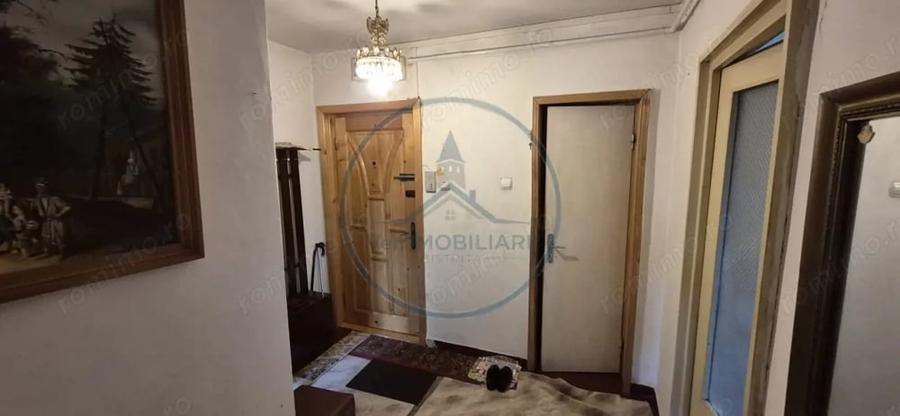 Apartament cu 3 camere decomandat în Decebal