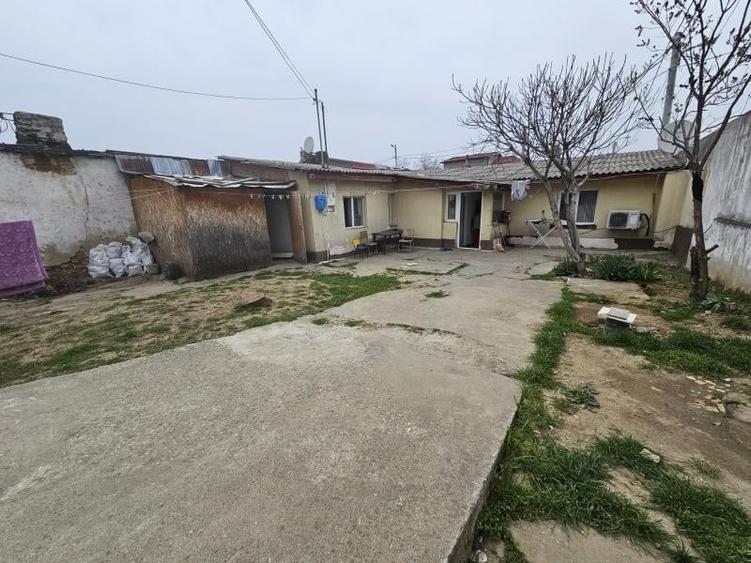 Casă cu 4 camere cu Teren 254 Mp în Giulești