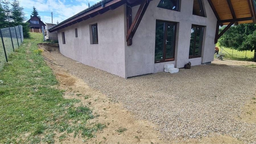 Casă cu 3 camere în Piatra