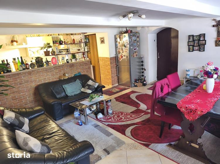 De vanzare casa cu etaj , zona Top Med si Nova Vita - 4