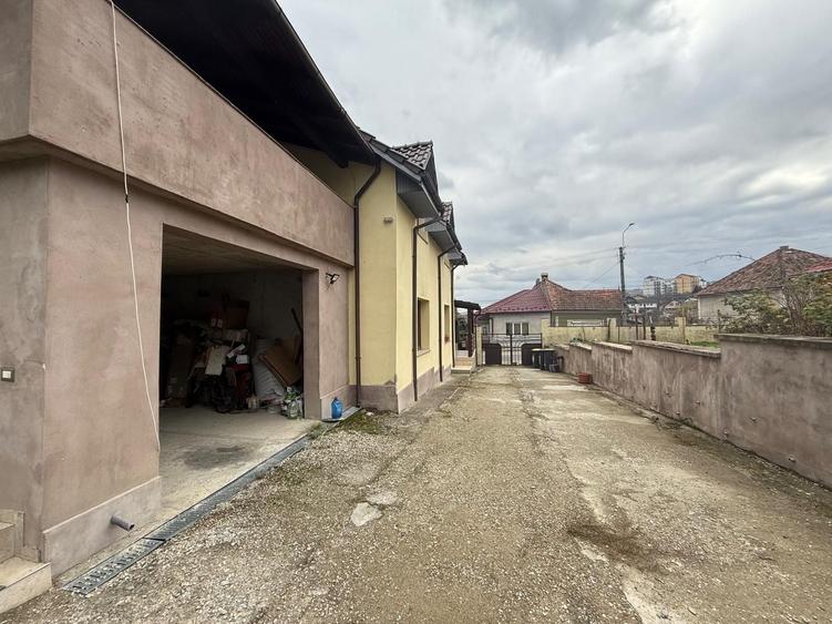 Casă cu 4 camere în Central