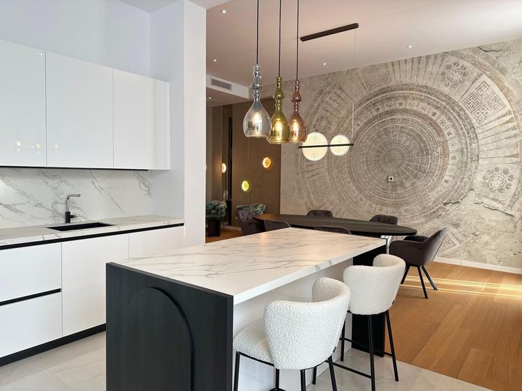 Apartament cu 5 camere decomandat, mobilat în Herăstrău