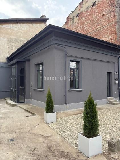 Casa Unifamiliala Interbelica Renovata Contemporan