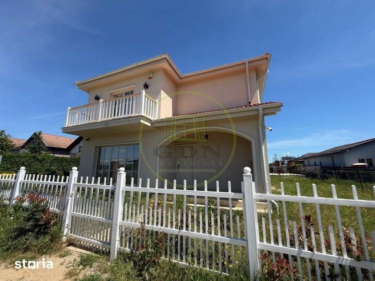 Casă cu 4 camere cu Teren 500 Mp în Malu Mare
