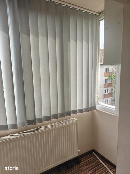 Apartament cu 2 camere semidecomandat, mobilat în Est