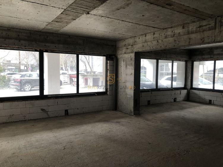 Spațiu comercial, de 240 mp, în Berceni
