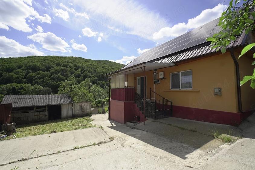 Casă cu 2 camere cu Teren 1100 Mp în Oarța de Sus