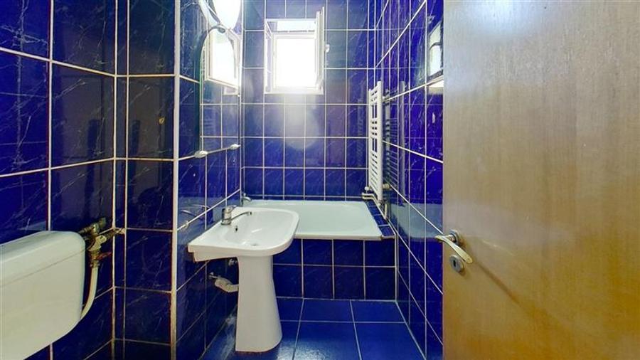 Apartament cu 3 camere decomandat în Exterior Est