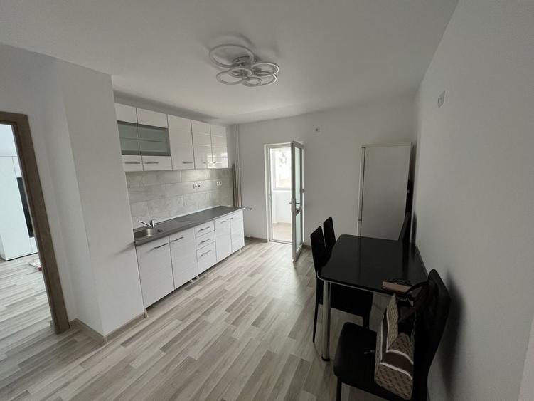 Apartament cu 2 camere decomandat în Exterior Vest