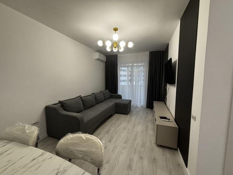 Apartament cu 2 camere decomandat în Roșu