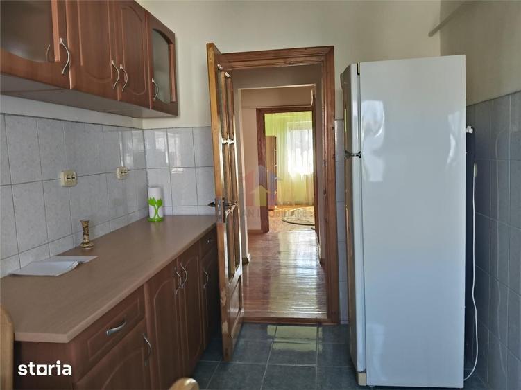 Apartament cu 3 camere în Buzaului