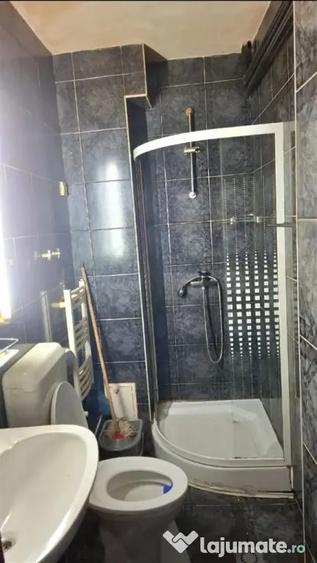 Apartament cu 3 camere decomandat în Dorobanților