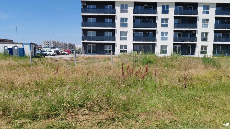 Teren Construcții intravilan de 400 mp, în Titan