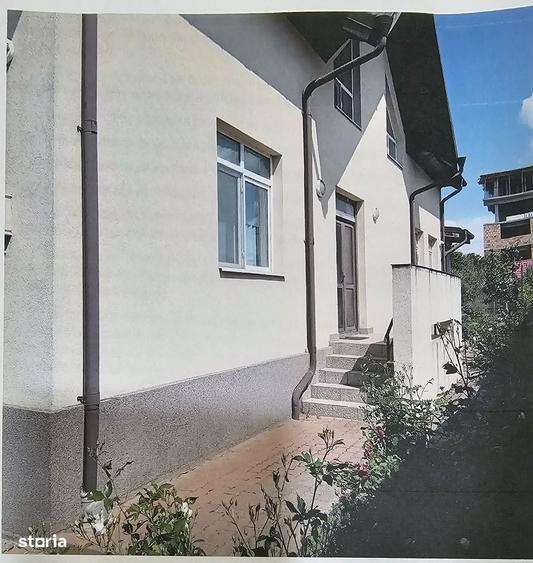 Casă cu 4 camere cu Teren 394 Mp în Central