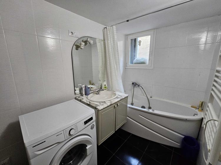 Apartament cu 2 camere semidecomandat în Ultracentral