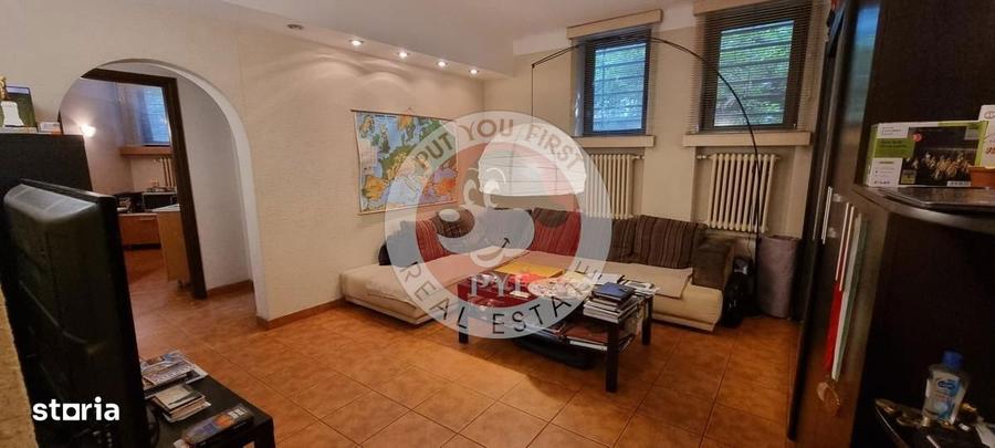 Apartament cu 2 camere semidecomandat, mobilat în Romană