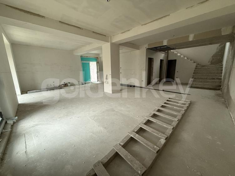 Casă individuală cu 5 camere cu Canalizare în Faleza Nord