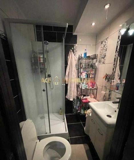 Apartament cu 2 camere decomandat, mobilat în Victoriei