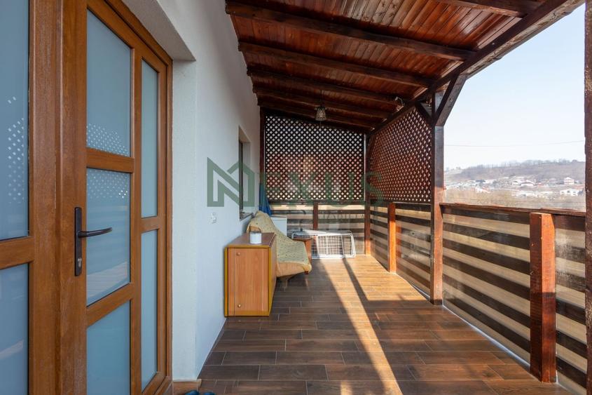 Casă individuală cu 3 camere cu Canalizare în Exterior Est