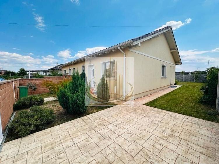 Duplex cu 3 camere cu Canalizare în Moșnița Nouă