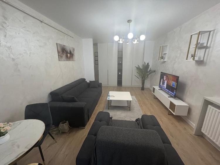 Apartament cu 2 camere semidecomandat, mobilat în Sebastian