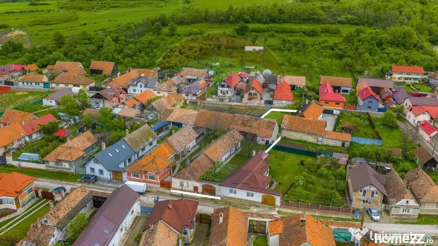 Casă cu 4 camere cu Teren 1068 Mp în Perșani