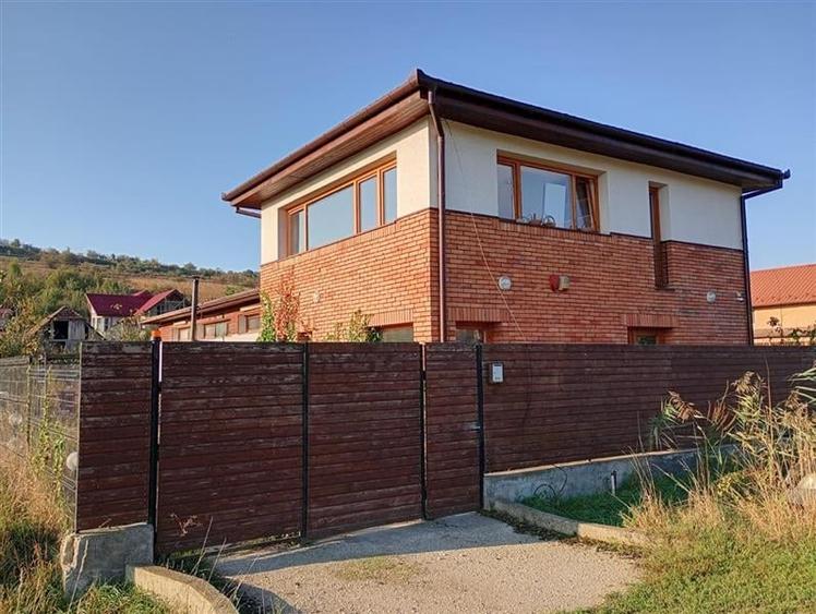 Spațiu comercial, de 210 mp, în Bărdești