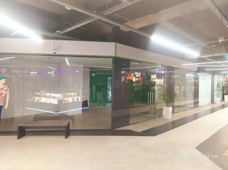Spațiu comercial, de 79.660003662109 mp, în Berceni