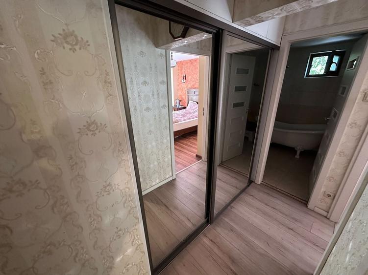 Apartament cu 3 camere decomandat în Baba Novac