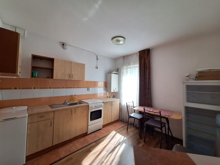 Apartament cu 2 camere decomandat, mobilat în Florești
