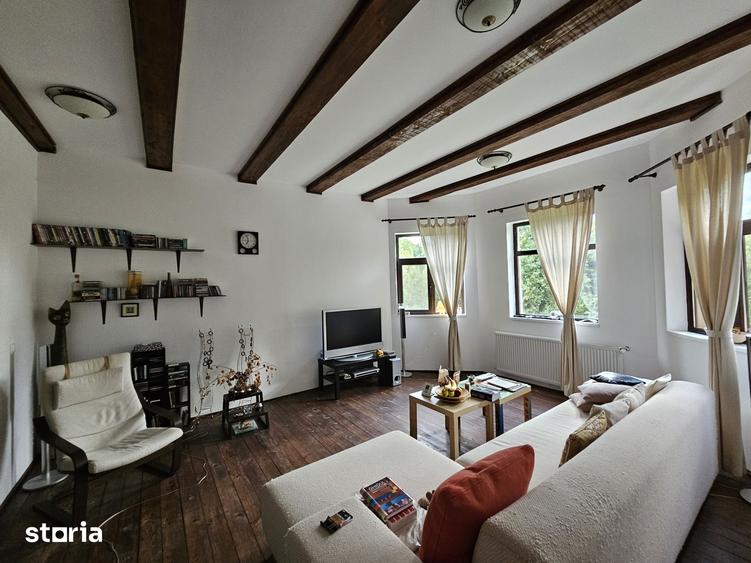 Casă cu 5 camere cu Teren 6842 Mp în Bradu