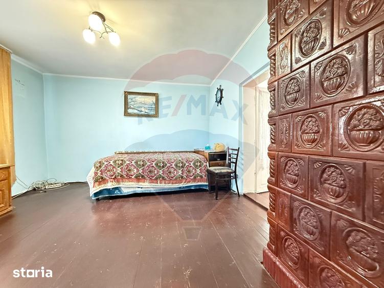 Casă cu 4 camere cu Teren 600 Mp în Central