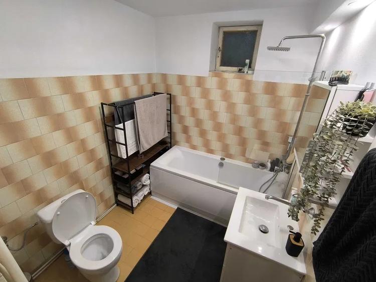 Casă individuală cu 3 camere cu Canalizare în Iris