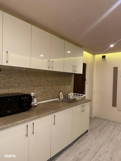 Apartament cu 3 camere decomandat în Central — fotografia 1